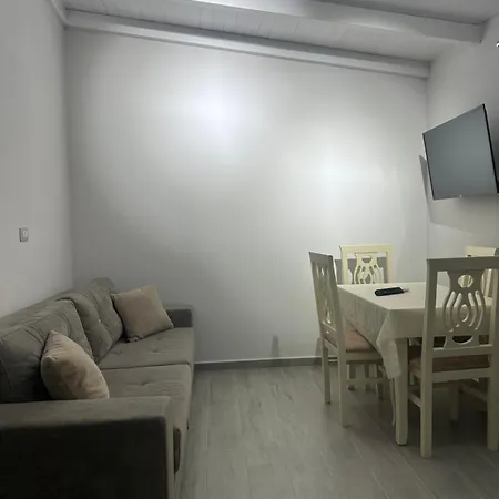 Deon Villa Vlorë